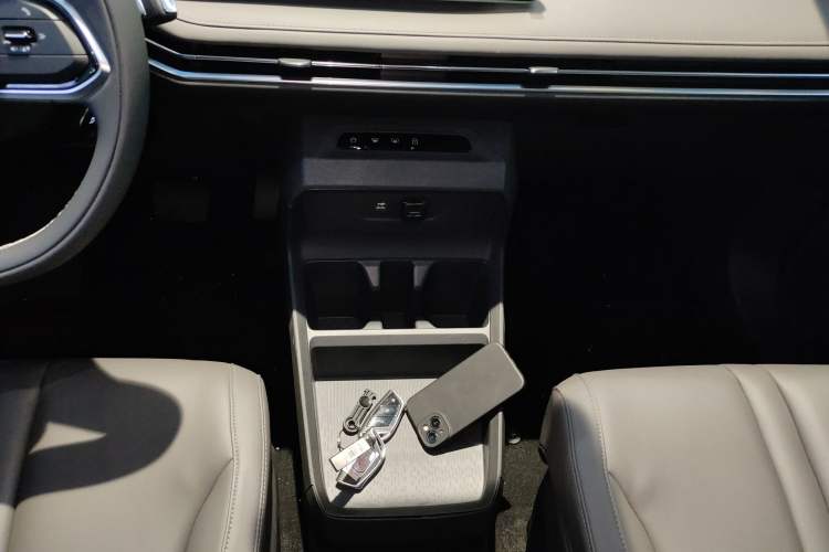 Used SAIC MAXUS Dajia 7 2024 Revised Version Super Hybrid Long-Range Edition Enjoyment Version Gear Lever