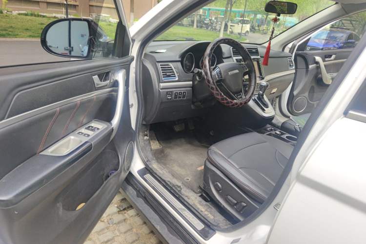 Used Haval H6 2015 Sport Edition 1.5T Automatic Two-Wheel Drive Luxury Model
