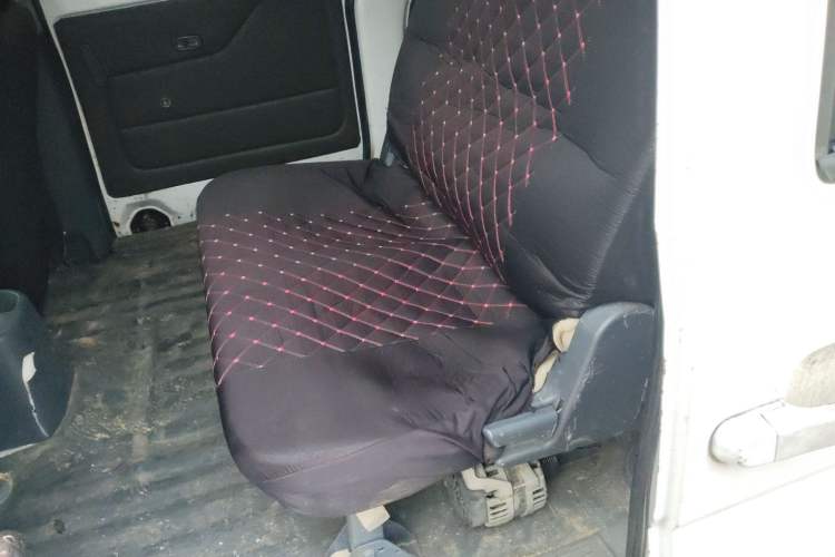 Used Wuling Rongguang V 2015 1.5L Base Version
