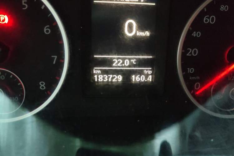 Used Volkswagen Tiguan 2012 1.4TSI Manual Two-Wheel-Drive Urban Edition Odometer Close Up