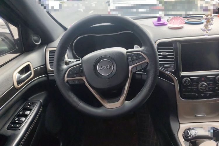 Used Jeep Grand Cherokee 2014 3.0L Comfort Navigation Edition Steering Wheel