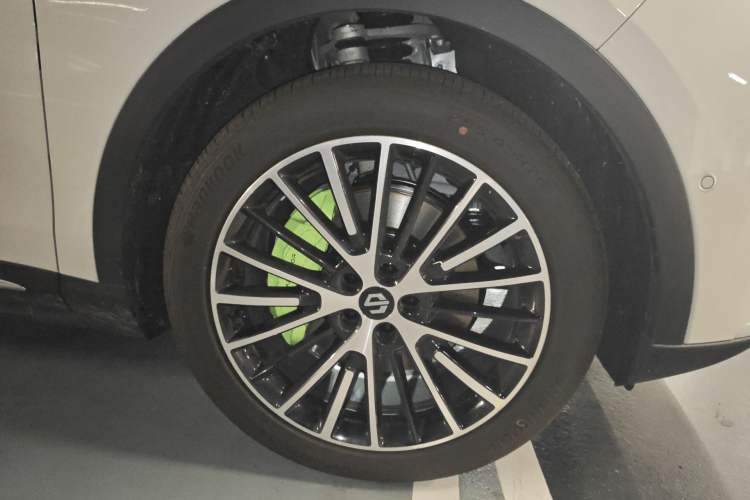 Used Leapmotor C11 2026 All-Electric 640 LiDAR Prestige Edition Right Front Wheel Hub