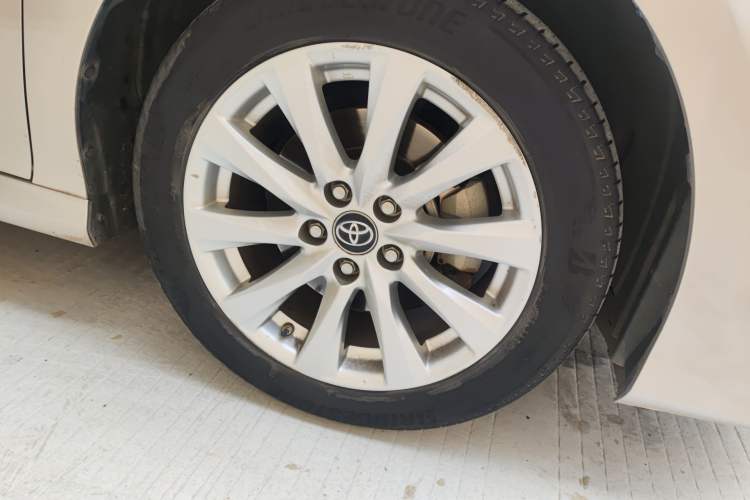 Used Toyota Camry 2019 Revised Version 2.0G Luxury Edition Right Front Wheel Hub