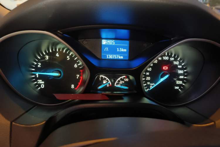 Used Ford Focus 2017 Sedan 1.6L Automatic Comfort Plus SmartDrive Edition Odometer Close Up