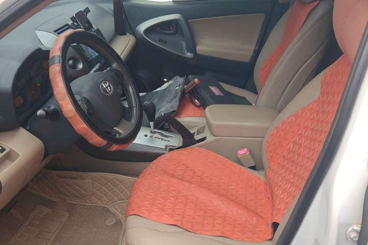 Used Toyota RAV4 2012 Luxurious Edition 2.0L Automatic All-Wheel Drive
