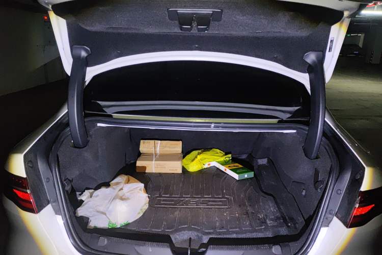 Used Jaguar XEL 2020 2.0T 200 PS S Advanced Elegance Edition
