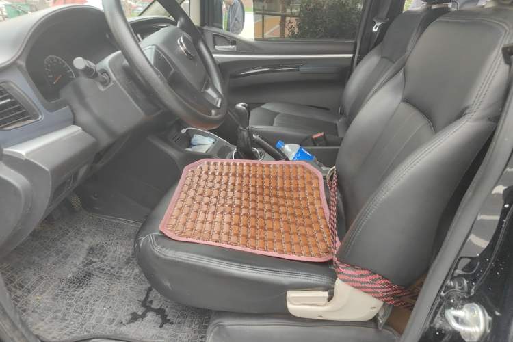 Used FORTHING Lingzhi 2023 M5L 1.6L Base Model 7 Seats Left Front Seat