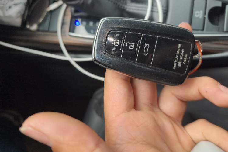 Used Toyota Camry 2018 2.0G Luxury Edition
