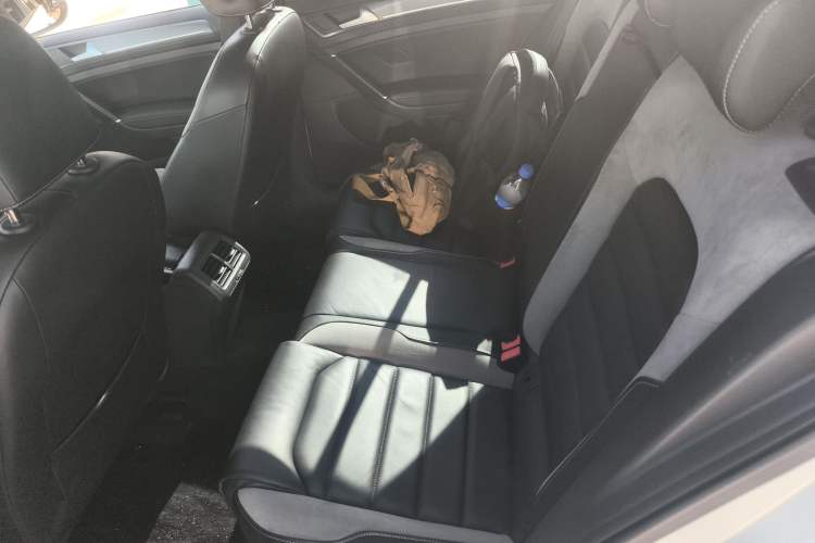 Used Volkswagen Golf 2017 280TSI Automatic R-Line Million-Vehicle Commemorative Edition Left Rear Seat