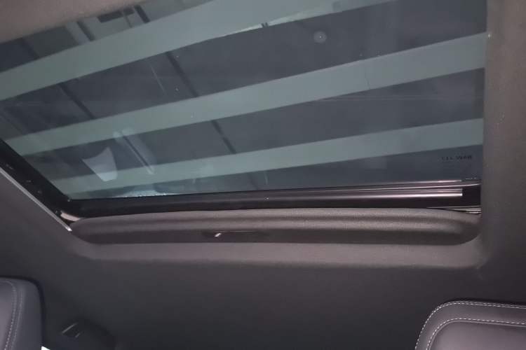 Used 212 T01 2024 2.0T Explorer
