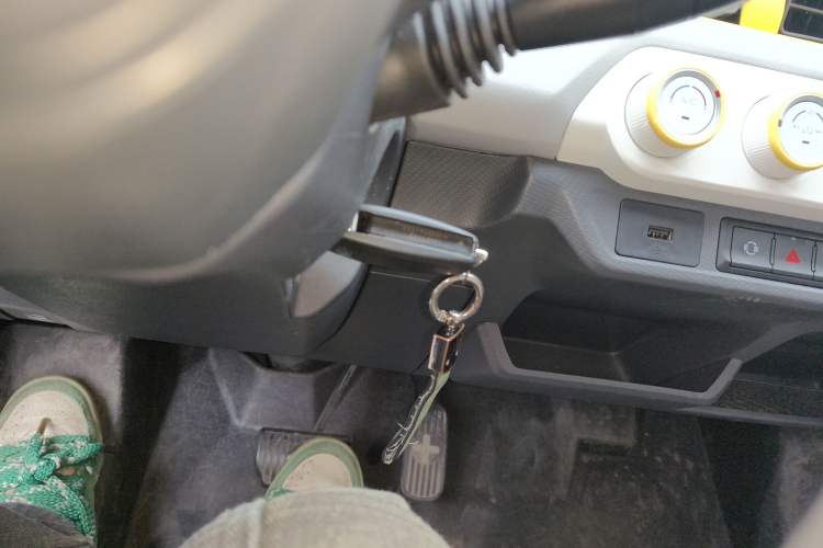 Used Chery QQ Ice Cream 2022 170km Sundae Phosphate Lithium-Ion
