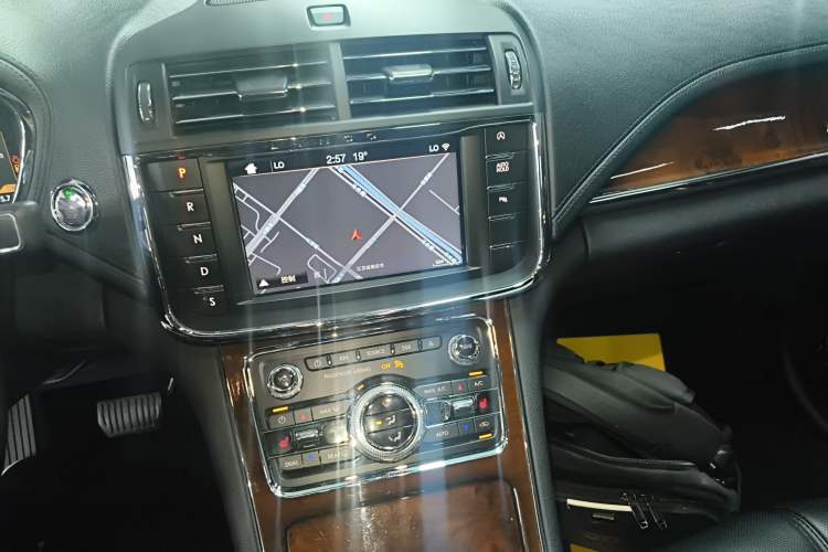 Used Lincoln Continental 2017 2.0T Two-Wheel Drive Deluxe Edition
