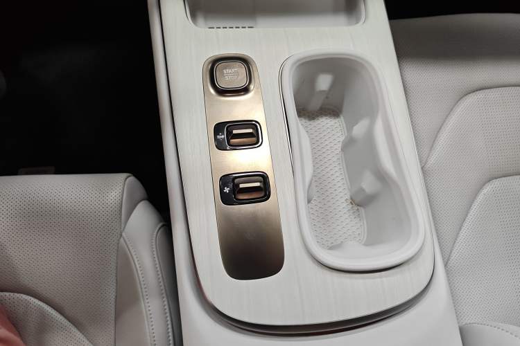 Used Xiaomi Auto SU7 2024 Rear-Drive Long-Range Intelligent Driving Version Gear Lever