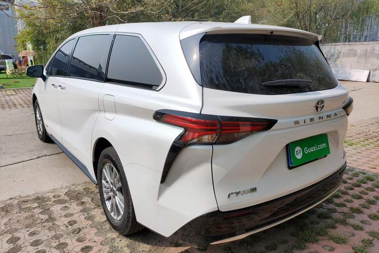 Used Toyota SIENNA 2021 2.5L Hybrid Premium Edition Rear Left 45 Deg