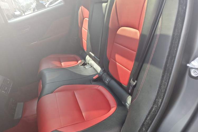 Used Jaguar F-PACE 2016 2.0T Two-Wheel-Drive R-Sport Sport Edition