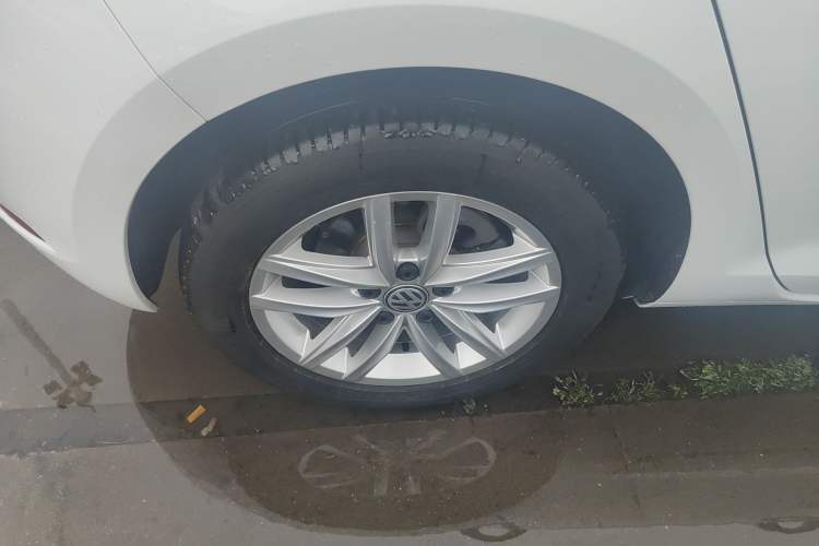 Used Volkswagen Golf 2018 1.6L Automatic Comfort Model Exterior 3