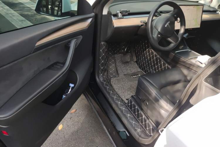 Used Tesla Model Y 2021 Standard Range Rear-Wheel Drive Version Driver Seat