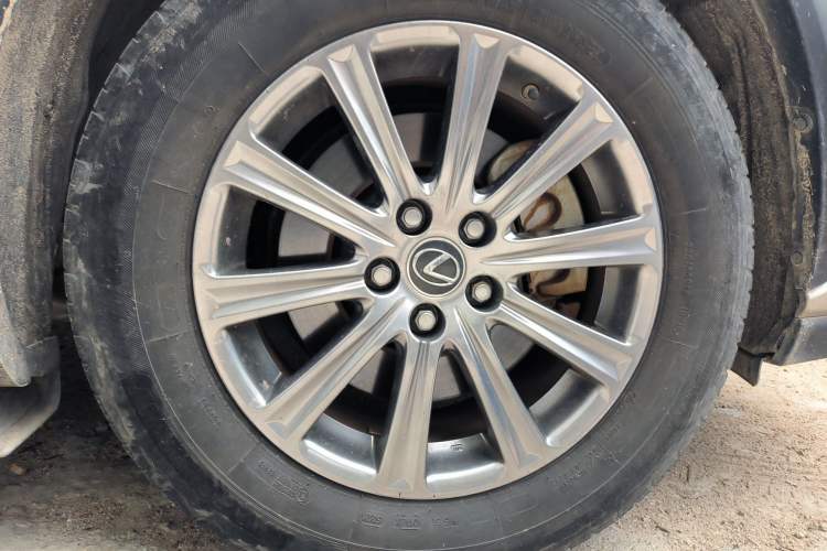 Used Lexus NX 2020 300h Front-Drive FENGSHANG Version China VI Standard Right Front Wheel Hub