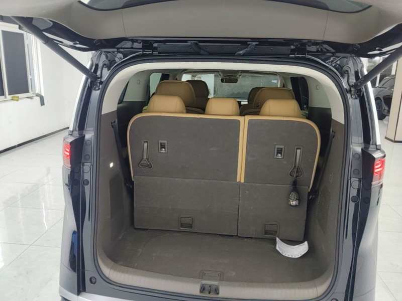 Used Denza D9 2022 EV 600 Four-Wheel Drive Prestige Model — 18