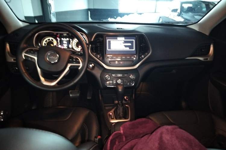 Used Jeep Cherokee 2016 2.4L Leading Edition