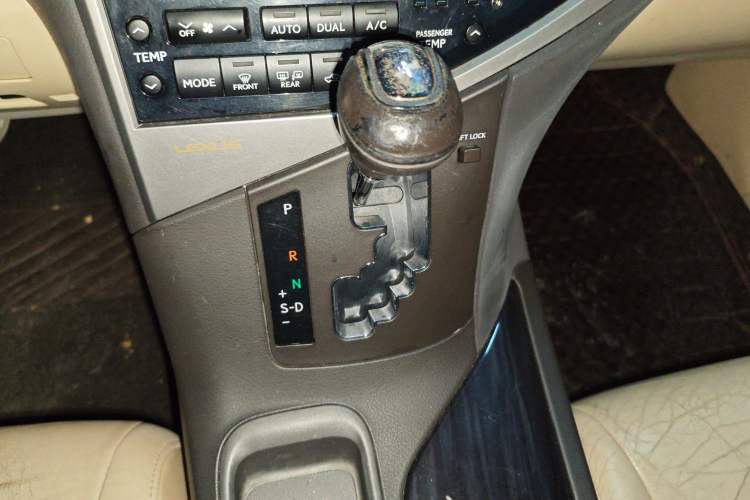 Used Lexus RX Classic 2011 270 Elegant Edition Gear Lever