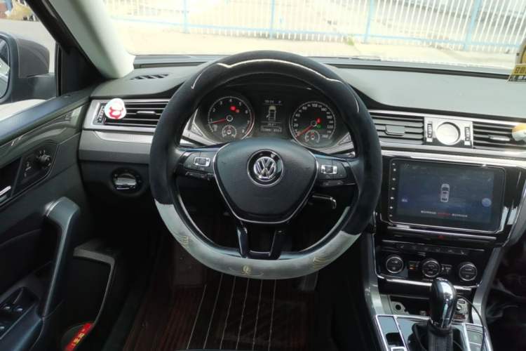 Used Volkswagen Passat 2016 280TSI DSG Prestige Edition Steering Wheel