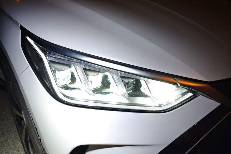 Used BYD Song PLUS New Energy 2021 DM-i 110KM Flagship PLUS Right Front Headlight