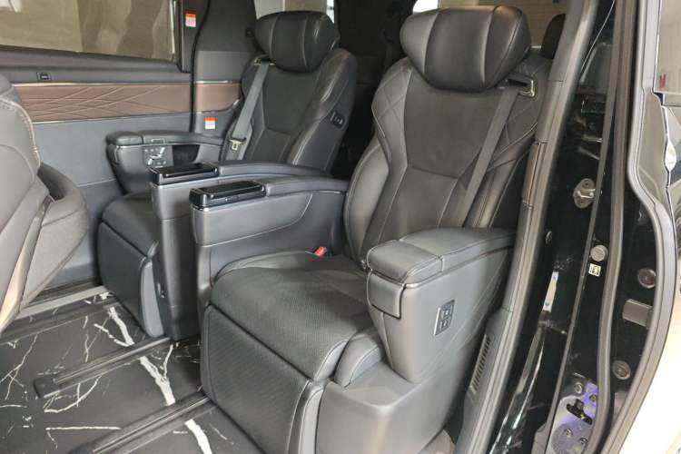 Used Toyota Vellfire 2024 Crown Dual-Engine 2.5L Ultimate Edition
