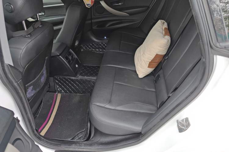 Used BMW 3 Series GT 2016 320i Fashion Model Left Rear Seat