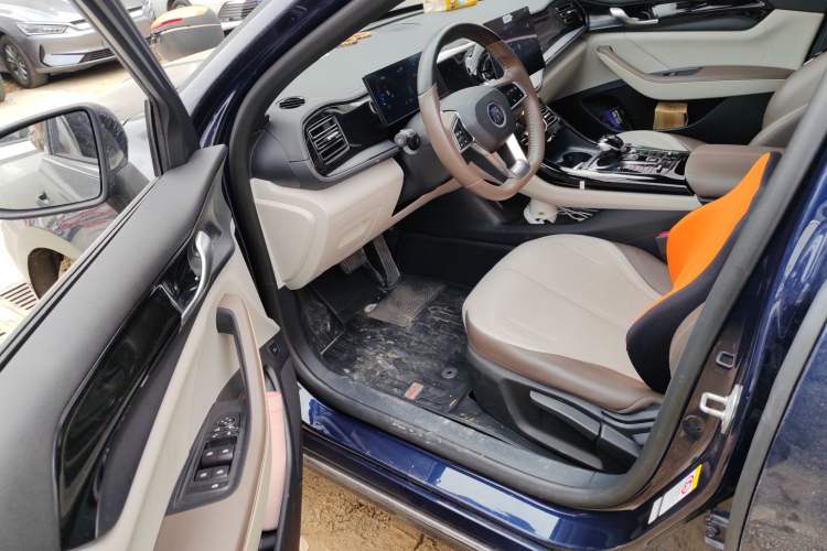 Used BYD Qin PLUS 2023 Champion Edition DM-i 55KM Leading Model Driver Seat