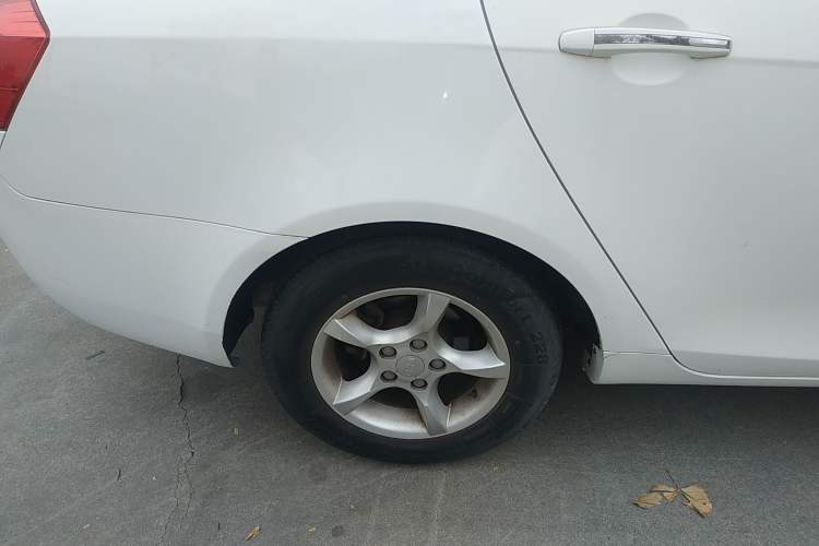 Used Geely Auto Classic Emgrand 2013 Sedan 1.5L Manual Entry-Level Model
