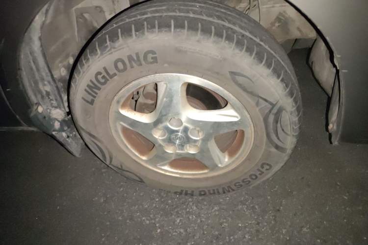 Used FORTHING Lingzhi 2012 M5 Q3 2.0L Short-Wheelbase Standard Edition
