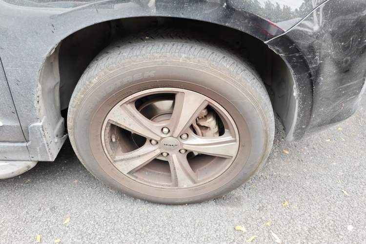 Used Haval H6 2016 Upgraded Model 1.5T Automatic Two-Wheel Drive Elite Version Right Front Wheel Hub