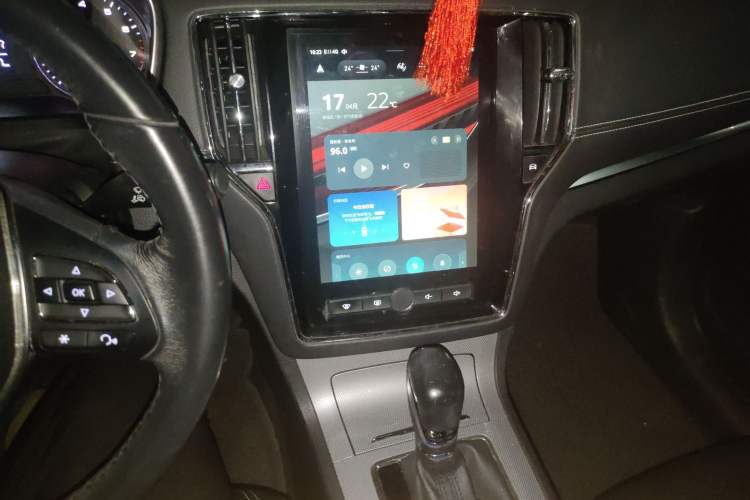 Used Roewe RX5 2016 20T Two-Wheel Drive Automatic Internet Smart Edition