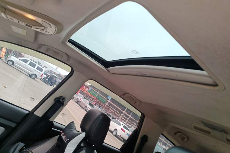 Used HYOSOW H3 2015 1.5L manual Comfort trim level
