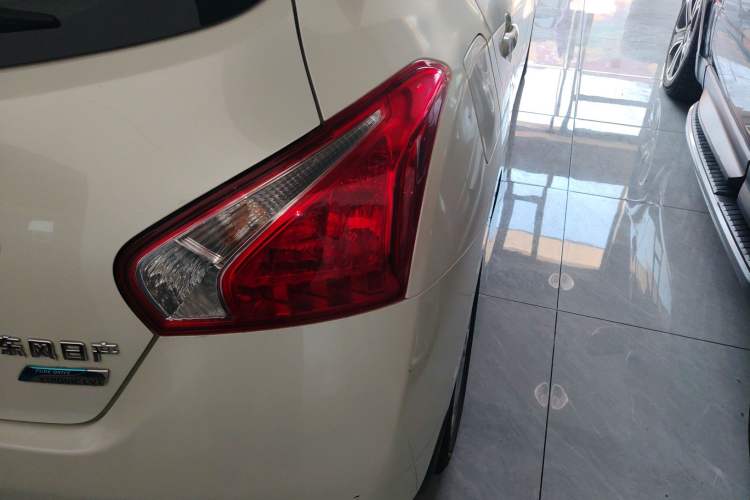 Used Nissan Tiida 2011 1.6L CVT Smart Version