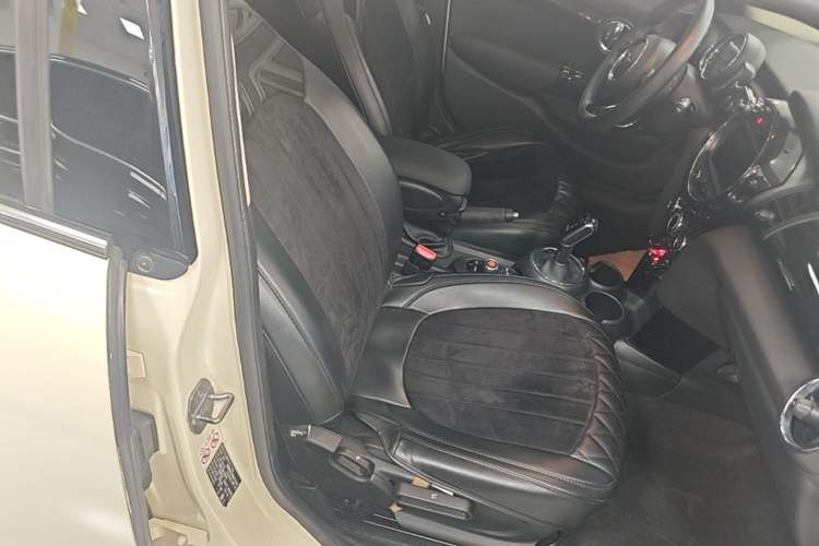 Used MINI 2018 1.5T ONE PLUS Five-Door Edition Right Front Seat