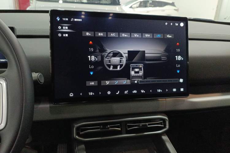 Used Formula Leopard Titanium 3 2025 501 km Range Rear-Wheel Drive Intelligent Driving Max Edition