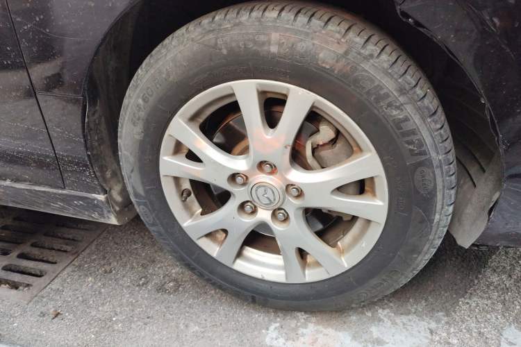 Used Mazda 6 2012 2.0L Automatic Elite Edition Right Front Wheel Hub