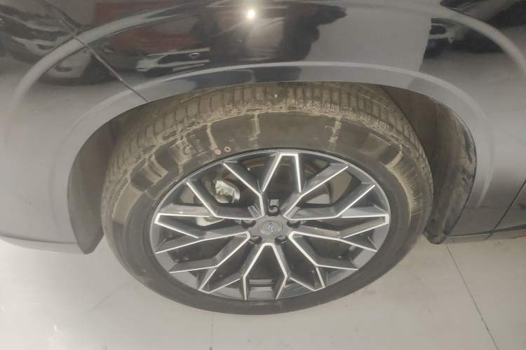 Used CHANGAN OSHAN Z6 2023 Blue Whale 1.5T DCT Smart Luxury Model