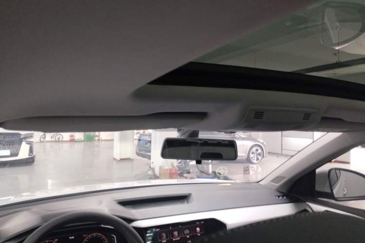 Used Volkswagen Tacqua 2021 1.5L Automatic Yue Zhi Lian Edition Headliner