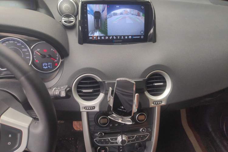 Used Renault Koleos 2013 2.5L Two-Wheel-Drive Urban Edition Audio And AC Panel