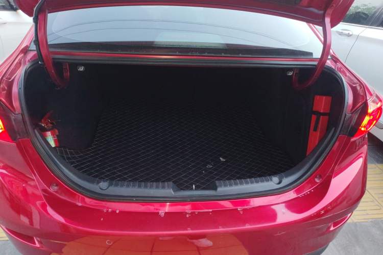 Used Mazda Mazda 3 Axela 2017 Sedan 1.5L Automatic Luxury Model Emission Standard China V
