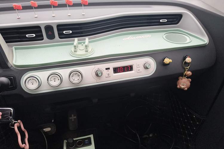 Used Wuling Hongguang MINIEV 2022 Macaron Premium Model – Lithium Iron Phosphate
