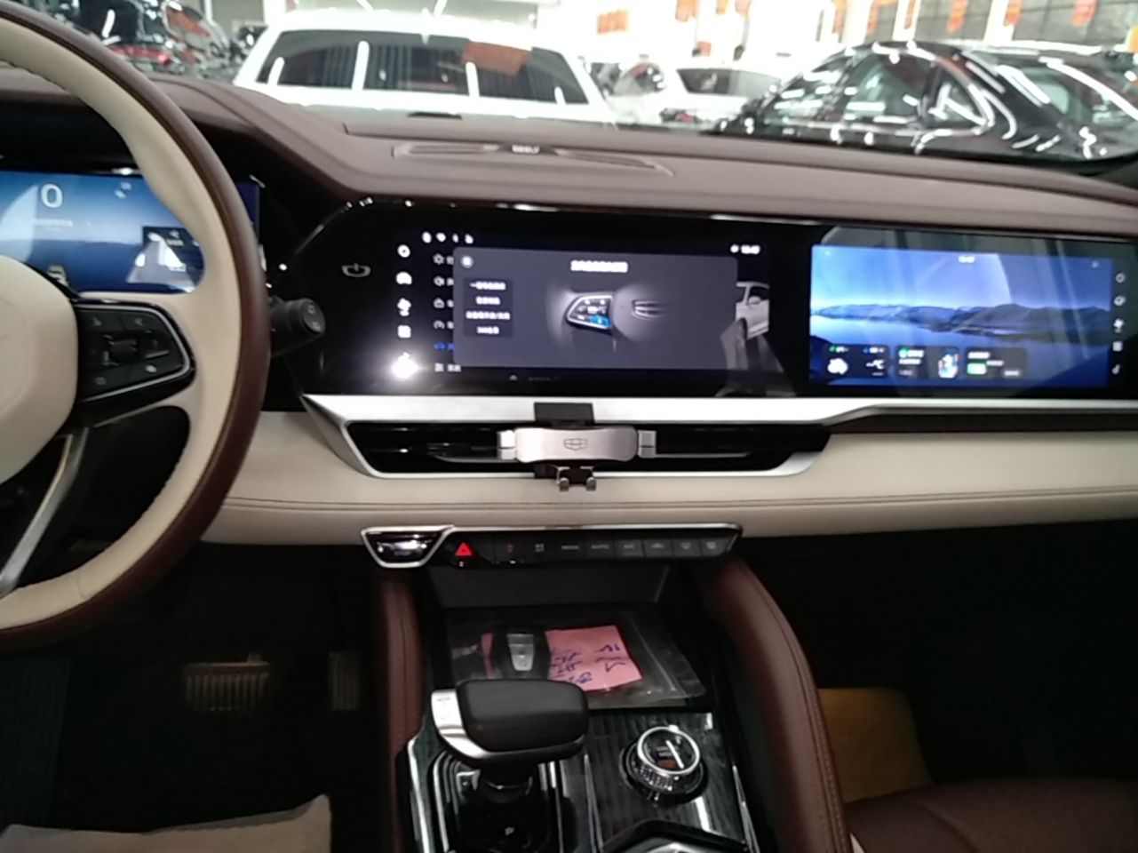 Geely Auto Monjaro L 2021 2.0TD DCT EVO Two-Wheel Drive Prestige Version — снимка 15