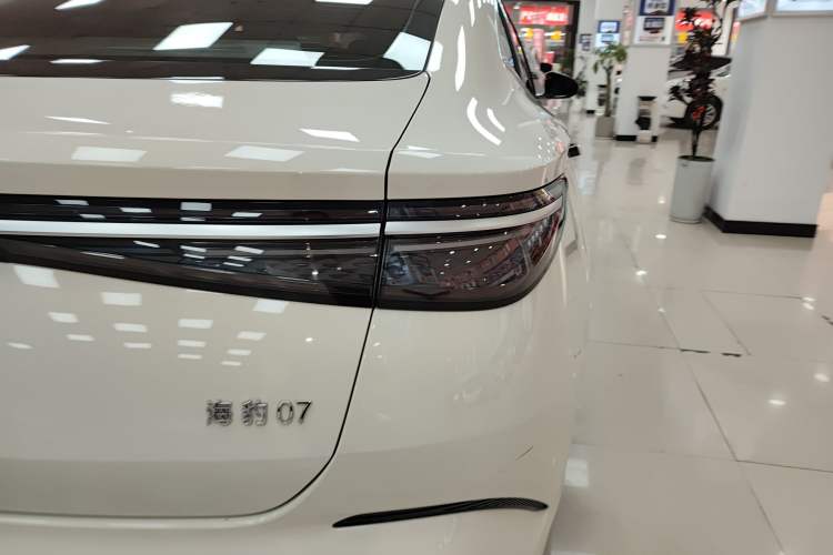 Used BYD Seal 07 DM-i 2025 DM-i 1.5L 70km Elite Model Exterior 3