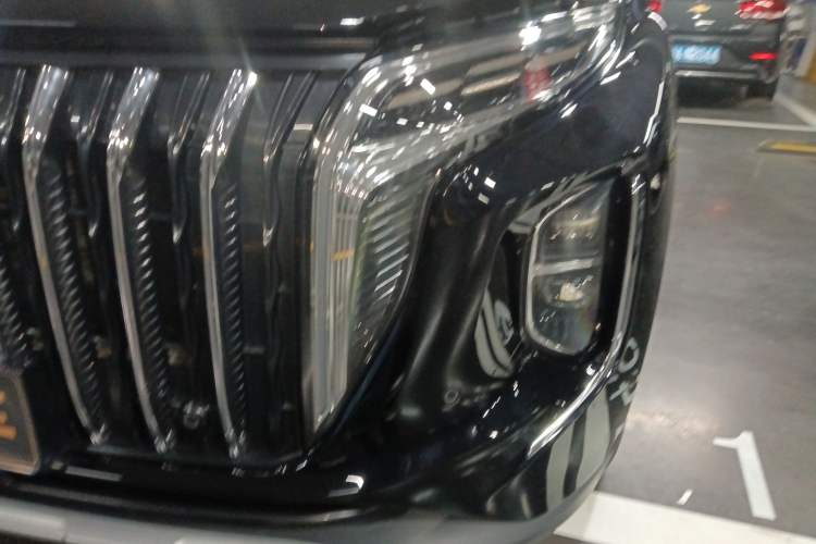 Used Hongqi HS7 2023 2.0T Automatic All-Wheel Drive Flagship Edition 7 Seats Left Front Headlight