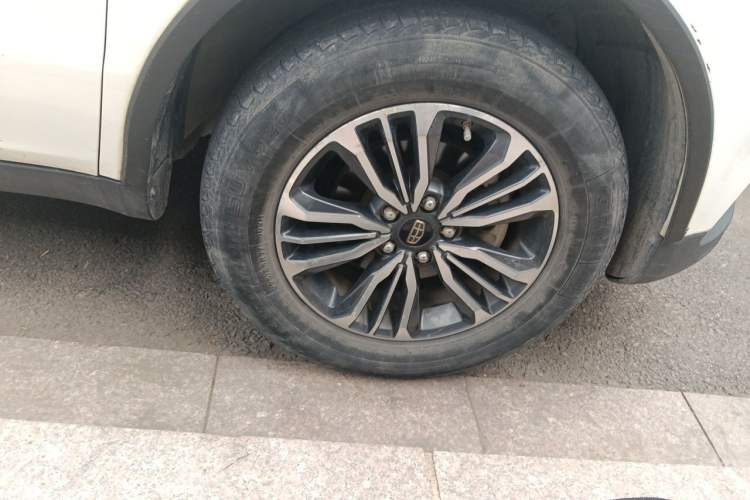 Used Geely Auto Vision X6 2016 1.3T CVT Flagship Model Right Front Wheel Hub