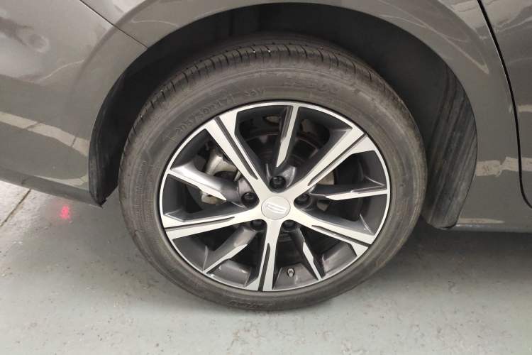 Used Geely Auto Emgrand 2023 4th Generation Champion Edition 1.5L CVT Prestige Model Right Rear Wheel Hub