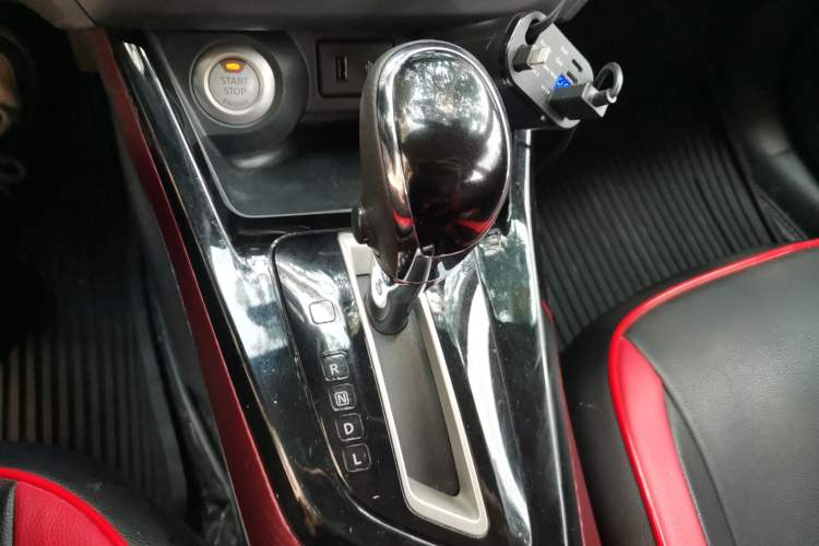 Used Nissan Lannia 2019 1.6L CVT Smart Connect Smart Cool Version China V Standard Gear Lever